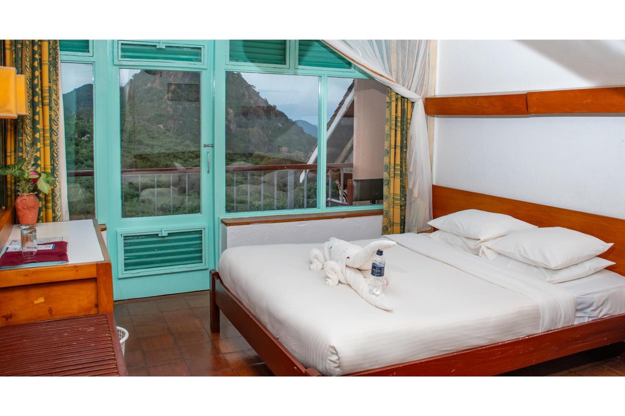 Ngulia Safari Lodge Ithumba Екстериор снимка