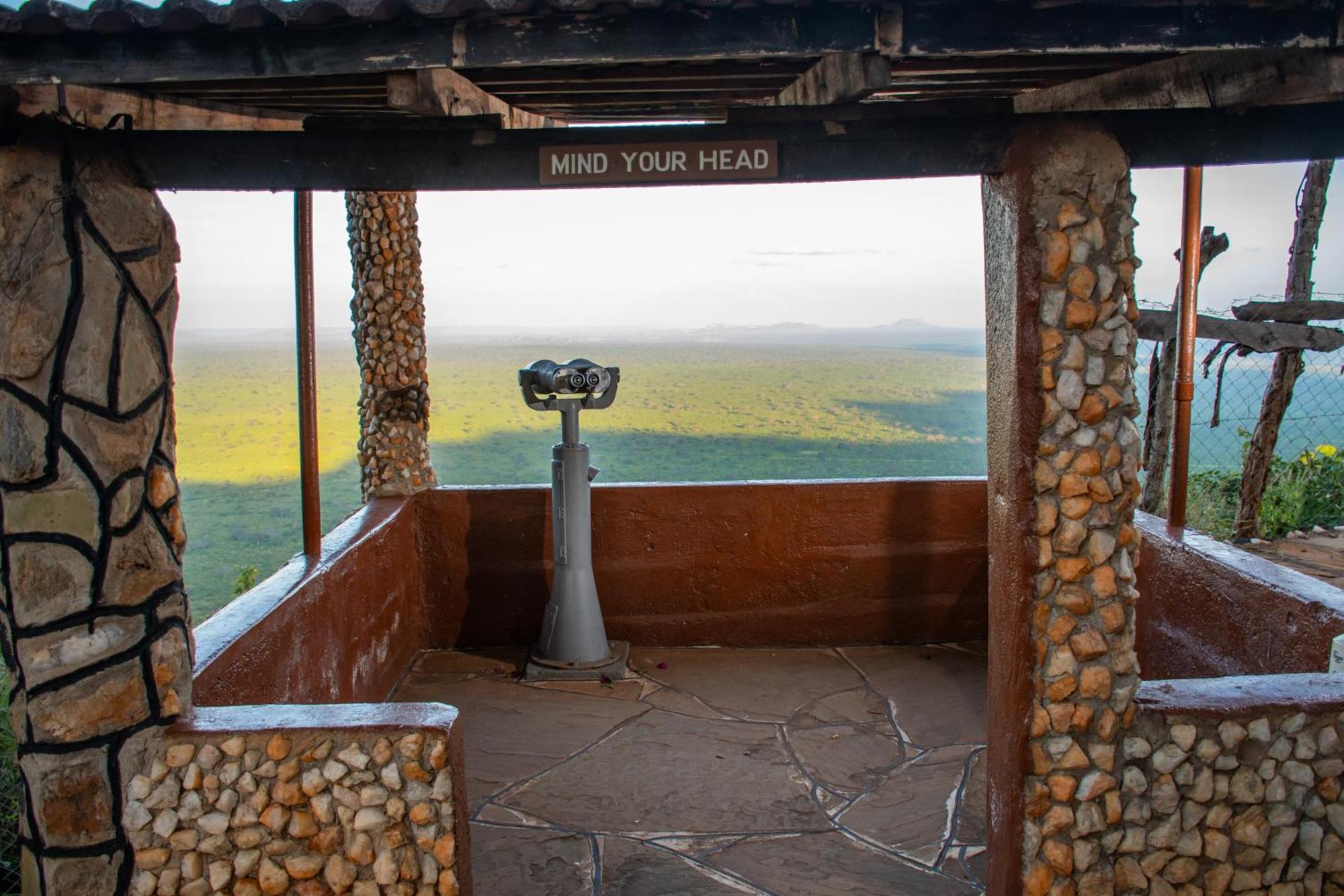 Ngulia Safari Lodge Ithumba Екстериор снимка