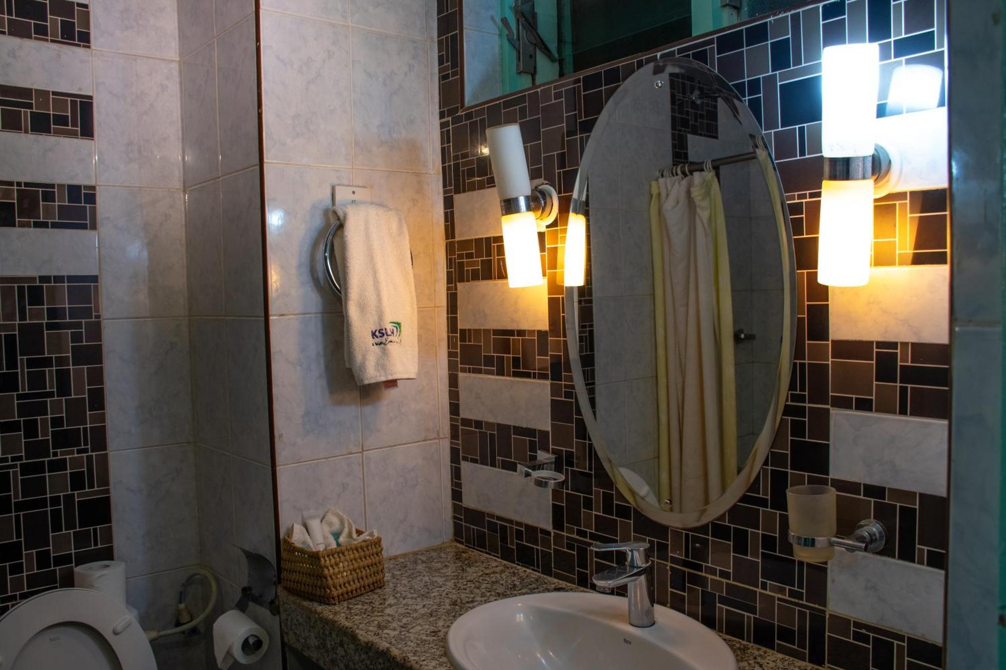 Ngulia Safari Lodge Ithumba Екстериор снимка